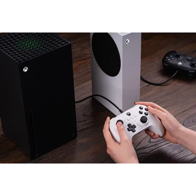 8Bitdo Ultimate Wired Controller Black (RET00420) για Xbox & Windows PC, Hall Effect και σκανδάλες Hall