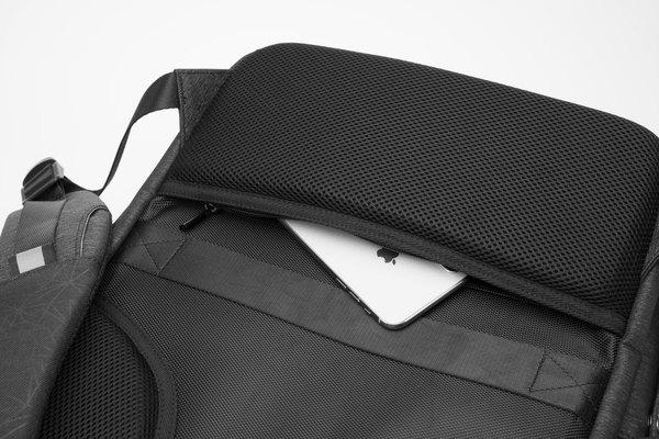 ARCTIC HUNTER τσάντα πλάτης B00218 με θήκη laptop 15.6", USB, 24L, μαύρη